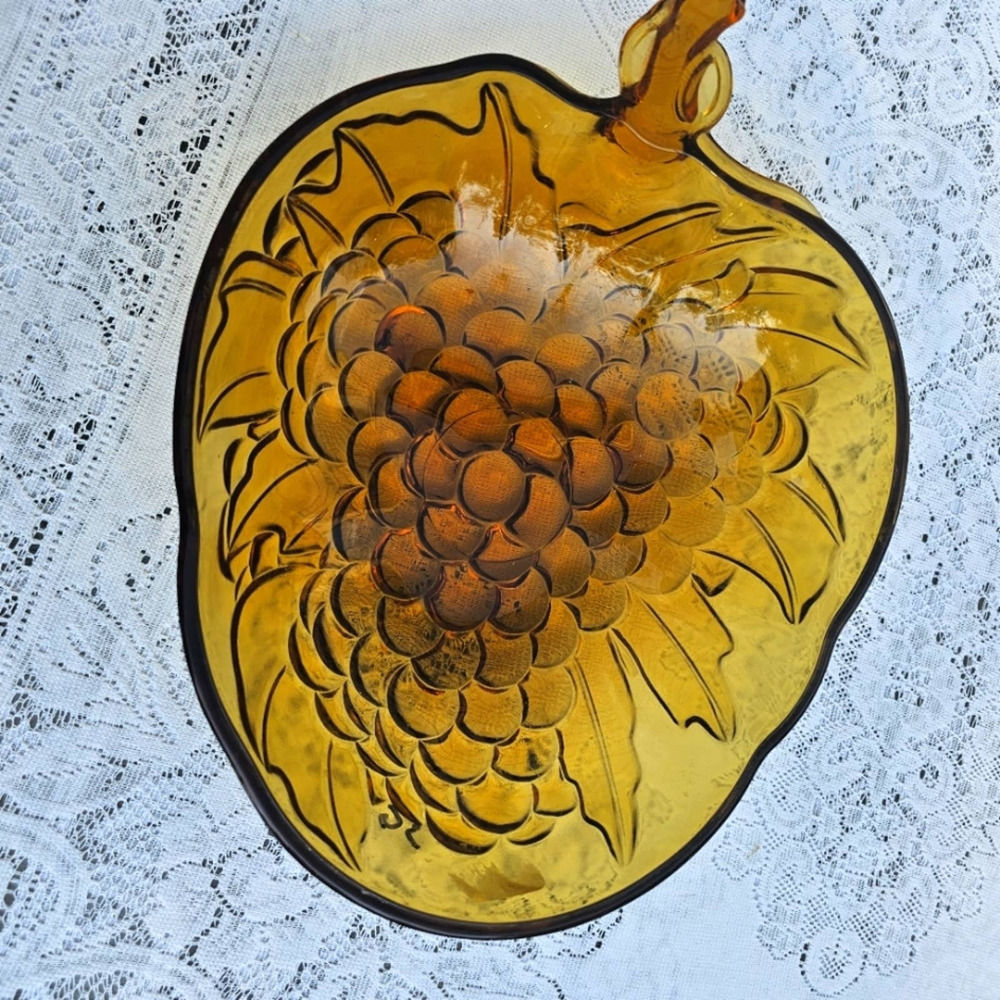 Vintage Indiana‎ Glass Large Amber Grape Serving Bowl